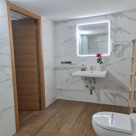 Apartment La Victoria 3 *